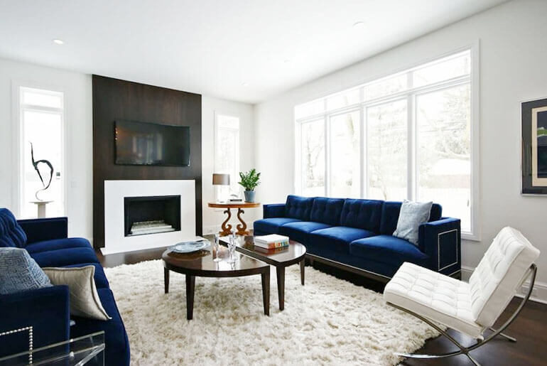 what color accent chair goes with blue sofa